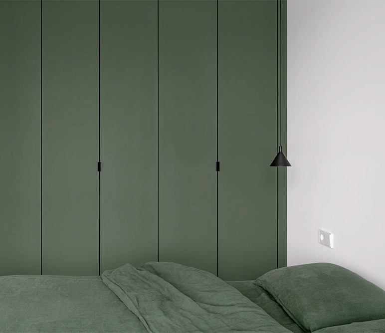 CĂN HỘ 55M2 ĐẸP: HÀNH TRÌNH PHIÊU LƯU TỪ GỖ THÔ ĐẾN SOFA VÀNG